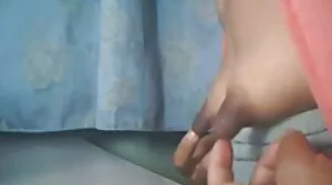 කුඩා කෙටි කෙස් සහිත ඉමෝ ෆක්ක් සමීපය