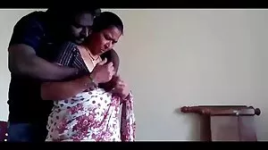 හෙදියක් මුදලට පෑන්ටියක් විකුණයි, අයිතිකාර කාර්යාලයේ උණුසුම් ලිංගික ක්‍රියාවල යෙදෙයි
