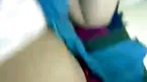 මෙම කාමුක යුගලයේ Bj පෙර Petite spex stepsis කුකුළා පදින්න