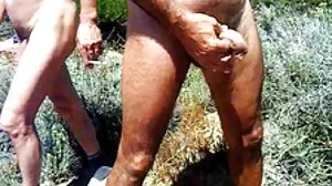 Ava Mendes අමාරුවෙන් ෆේෂල් කරනවා