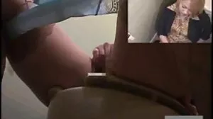 කාර්යබහුල ආධුනික වෙරළේ කෙලවමින්