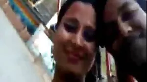 Red MILF Jessa Rose ඇය බලා සිටි දේ ලබා ගනී
