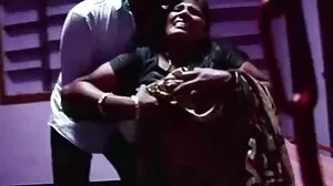 බීබීසී සඳහා පහළට - නීනා ඩෙවොන් සුළු දියණිය බීබීසී සඳහා නපුරු වේ
