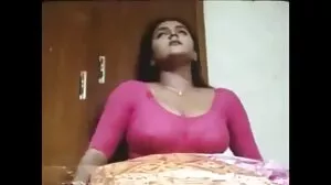 Pale Redhead Layla Exx අතින් රැකියාවක් ලබා දෙයි