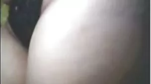 පුසී බ්‍රිතාන්‍ය ලැටිනා කුකුළා උරා බොයි