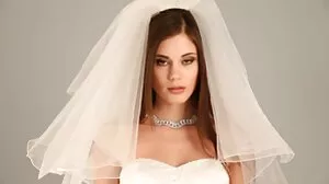 Nikky Thornes මිල්ෆ් මෆින් මෙම කන්‍යා සොහොයුරිය විසින් රස විඳියි