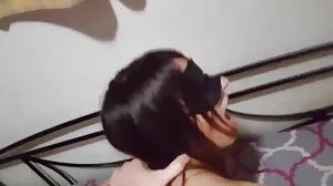 පැන්ටිහෝස් ආදරණීය brunette in solo