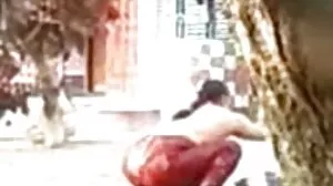 පුසී ඇගිලි ගහලා කුකුල් කිරිල්ලු ලෙවකනවා